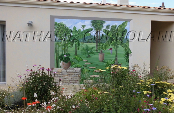 Ouverture en trompe l’oeil sur un jardin exotique, mur extérieur à La Rochelle- Nathalie Coppolani Artiste peintre Charente-Maritime