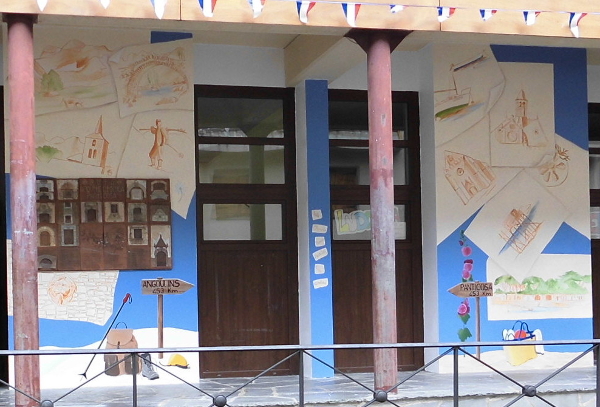 Peinture murale - Panticosa Espagne réalisée avec des adolescentes dans le cadre d’un jumelage entre Panticosa et Angoulins - Nathalie Coppolani Artiste peintre La Rochelle